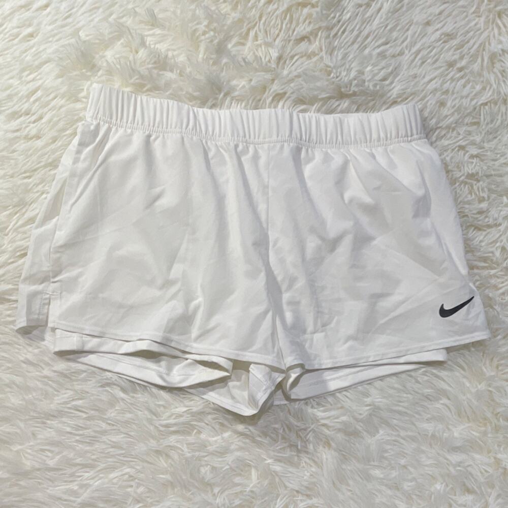 Nike Dri-FIT Slim Fit Athletic Shorts White Elastic Waist Women Size Large NWT